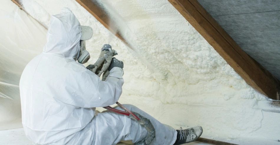 Roofing spray foam